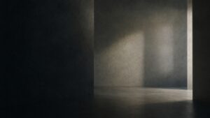 αφηρημένος σκοτεινός εσωτερικός χώρος με γεωμετρικές σκιές και χαμηλό φωτισμό